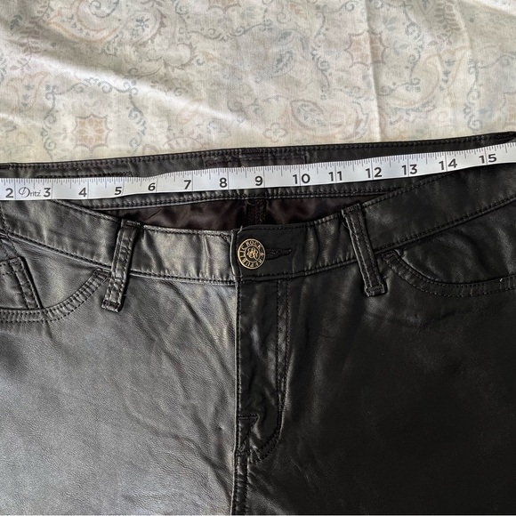 Rock &‎ Republic Black Skinny Pants - Picture 4 of 14